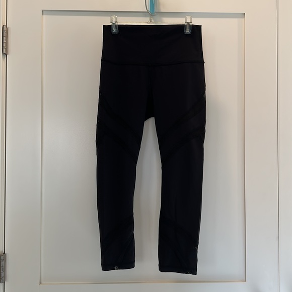 LULULEMON black high rise crop leggings - Picture 3 of 9